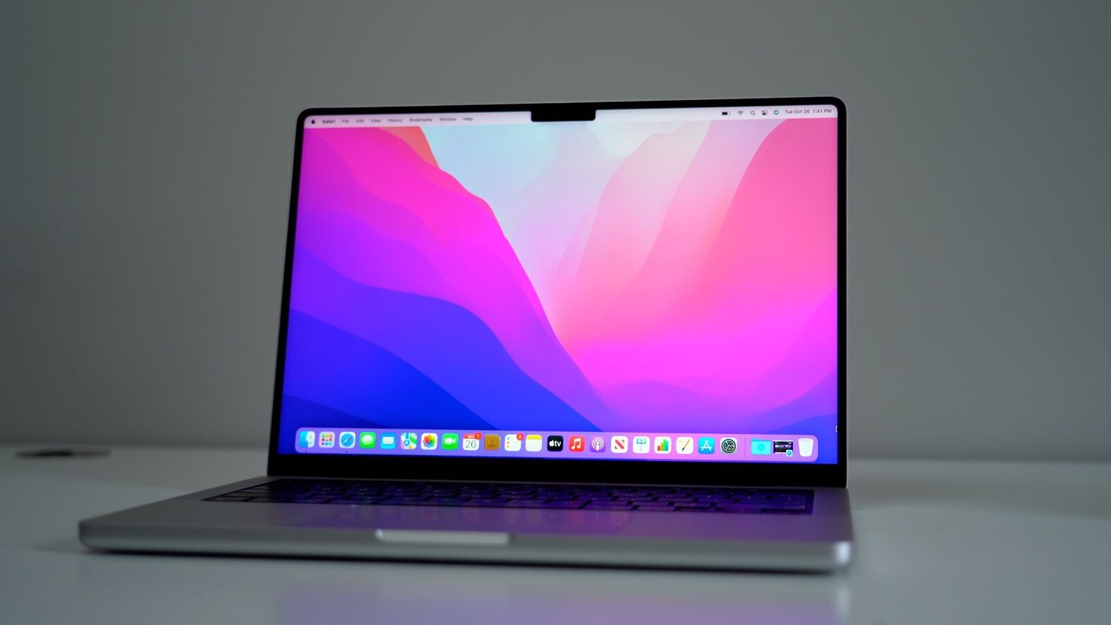 macOS 12.1修复了2021 款MacBook Pro上被缺口遮挡的菜单栏图标