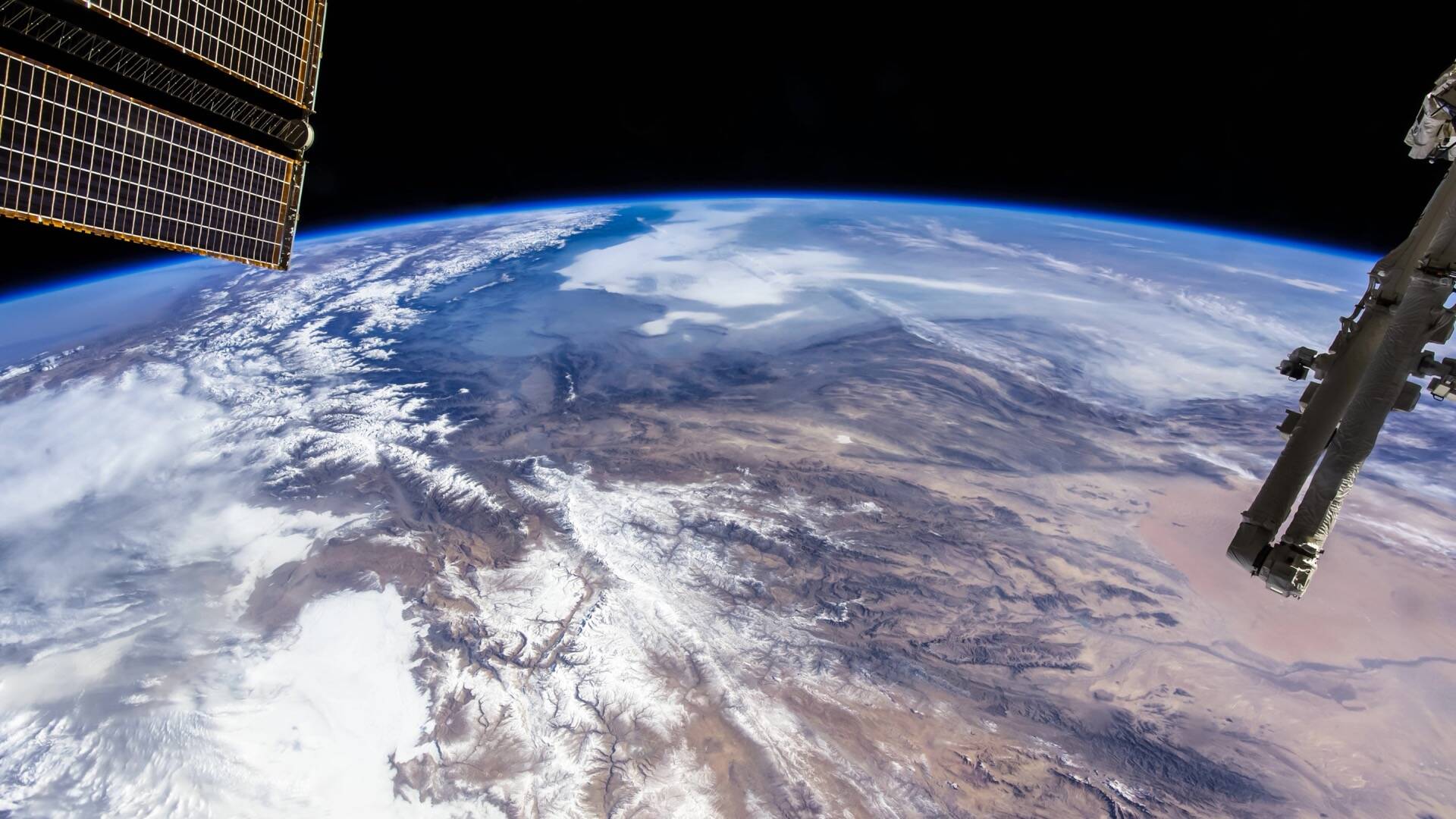 太空俯瞰地球3K动态桌面壁纸