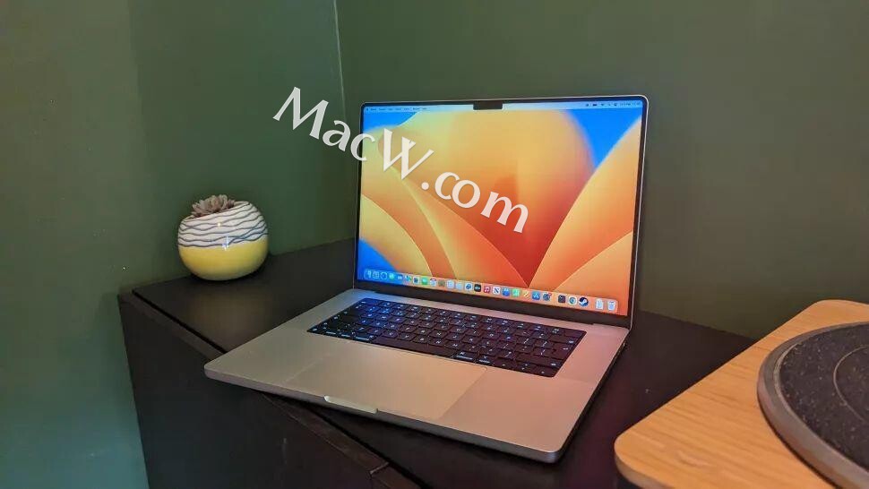 苹果MacBook Air 15.5英寸版本或将在3月末推出，并配备M2芯片